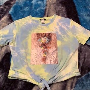 Tie-Dye shirt .